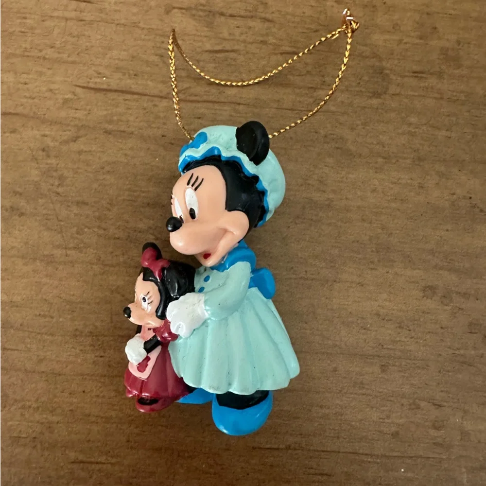 Vtg. Avon Minnie Mouse Disney’s Mickey’s Christmas Carol, 2003